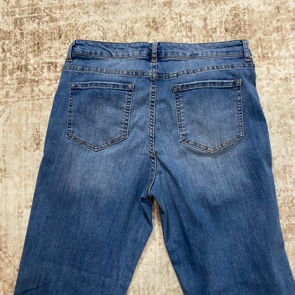 LOGO by Lori Goldstein jeans. - Picture 5 of 6